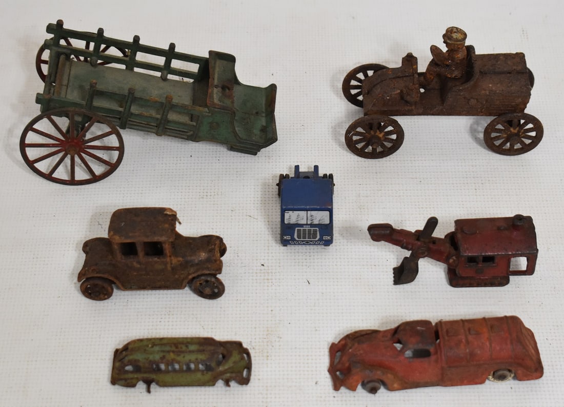 LOT ASSORTED CAST IRON TOYS, C. 1920 (1 of 5)