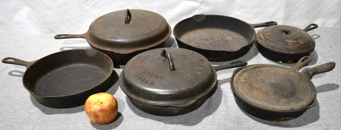 LOT (6) CAST IRON SKILLETS WITH (3) LIDS, 19/20TH C.: LOT (6) CAST IRON SKILLETS WITH (3) LIDS, 19/20TH C.