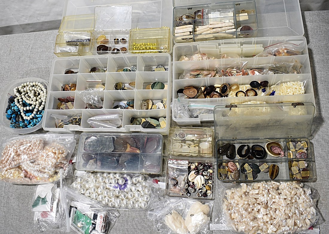 LG. LOT JEWELRY MAKING SUPPLIES: LG. LOT JEWELRY MAKING SUPPLIES