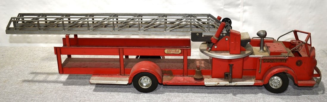 MODEL PRESSED STEEL LADDER FIRE TRUCK, C. 1950/60 (1 of 8)