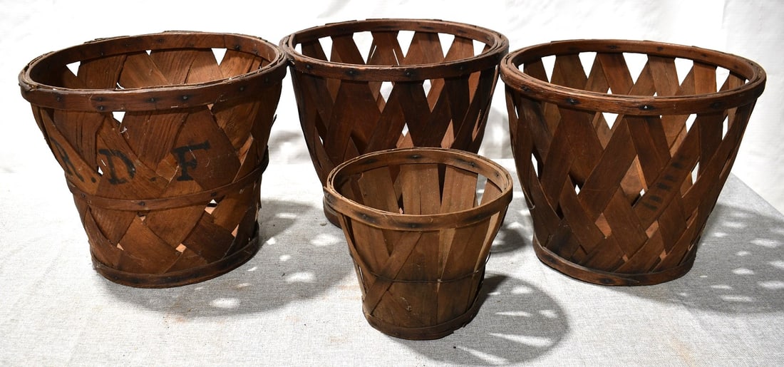 LOT (4) ASSORTED COUNTRY BASKETS, 19TH C.: LOT (4) ASSORTED COUNTRY BASKETS, 19TH C.