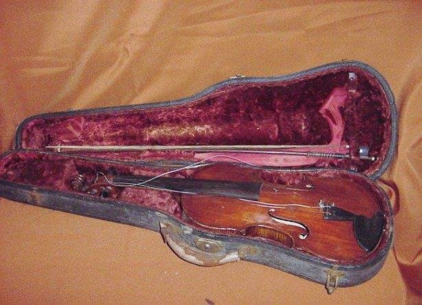 Giuseppe Nifosi Handmade Violin w/ Bow 1937: Giuseppe Nifosi Handmade Violin w/ Bow 1937 Violin Length 24", 14 1/2" Body & 9 1/2" Neck/Top Original Hand Written Label Bow Length 29 1/4", Full Octagonal, Abalone, Ebony, German Silver, Mahogany Ma