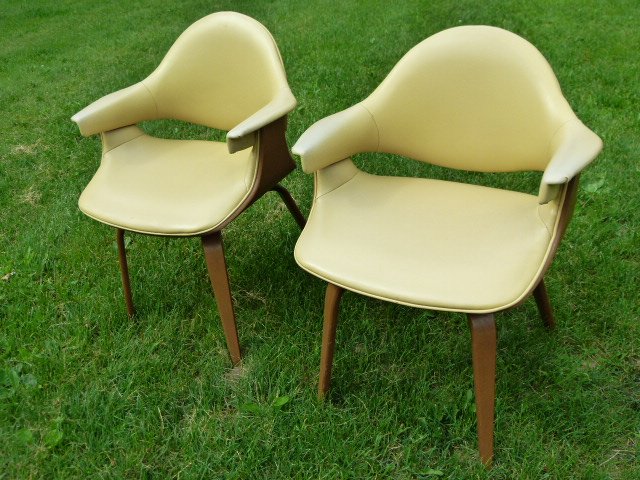 Set (2) Thonet Mid Century Modern Armchairs c.1950/60: Set (2) Thonet Mid Century Modern Armchairs w. Paper Label c. 1950/60