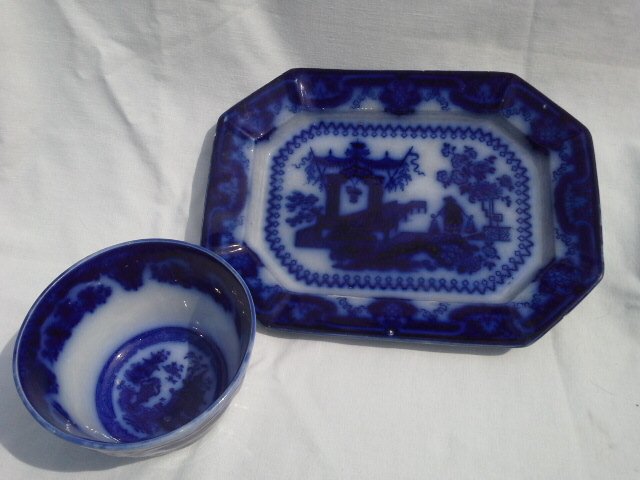Lot (2) Victorian Flow Blue Platter & Bowl: Lot (2) Victorian Flow Blue Oragon Pattern Platter & Bowl
