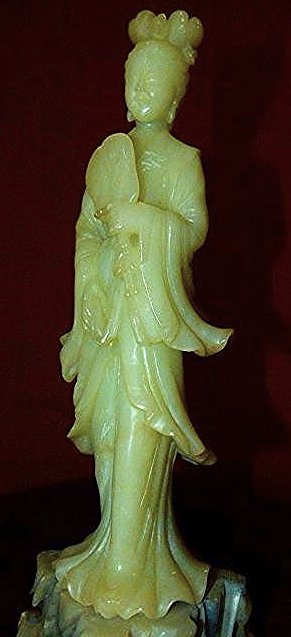 FINE CHINESE CARVED JADE QUAN-YIN FIGURE 19TH C. (1 of 5)