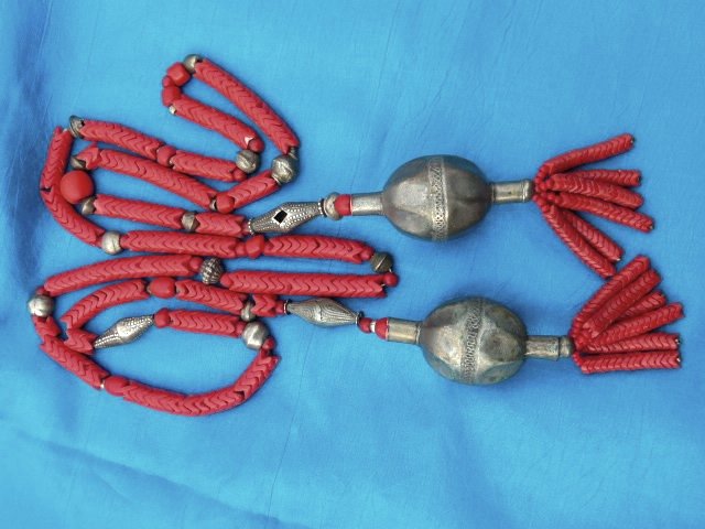 MIDDLE EASTERN CORAL WHITE BRASS NECKLACE 19/20TH C. (1 of 2)