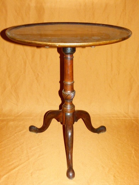 EASTERN VIRGINIA CHIPPENDALE DISH/TILT TOP TABLE 18TH C (1 of 9)