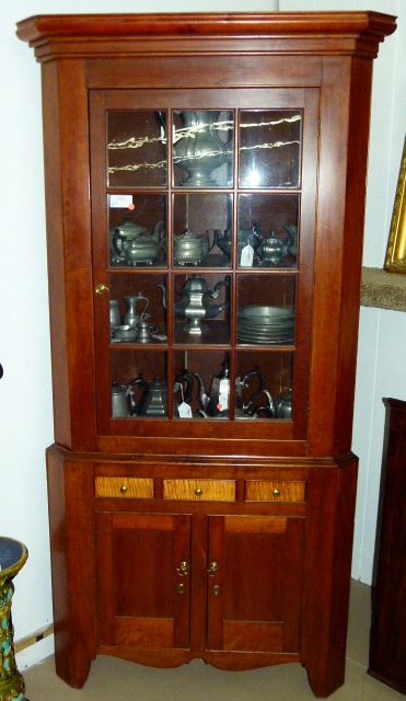 FINE FEDERAL CHERRY/TIGER MAPLE 2 PART CORNER CUPBOARD (1 of 9)
