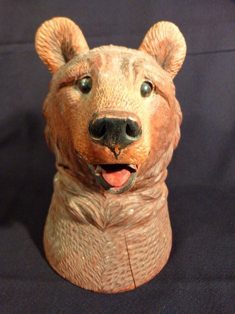 BLACK FOREST CARVED BEAR HUMIDOR 19TH C. (1 of 4)