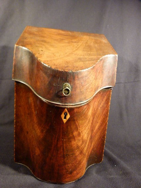 FINE FEDERAL INLAID MAHOGANY KNIFE BOX 18/19TH C. (1 of 2)