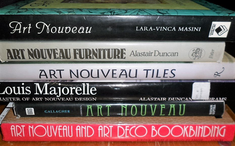 LOT (6) VOLUMES ART NOUVEAU INCL. AN TILES, LOUIS: LOT (6) VOLUMES ART NOUVEAU INCL. AN TILES, LOUIS MAJORELLE, ART NOUVEAU/DECO BOOKBINDING, AN FURNITURE DUNCON, ETC.