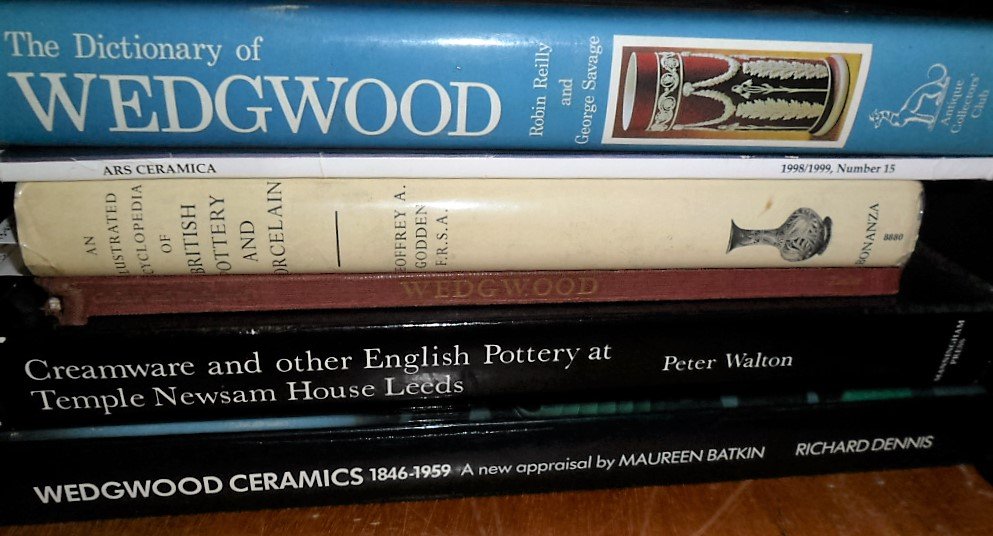 LOT (6) VOLUMES ENGLISH POTTERY INCL. WEDGWOOD,: LOT (6) VOLUMES ENGLISH POTTERY INCL. WEDGWOOD, CREAMWARE, ARS CERAMICA, BRITISH POTTERY & PORCELAIN, ETC.