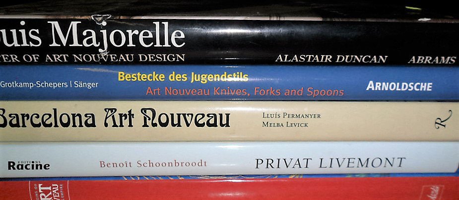 LOT (5) VOLUMES ART NOUVEAU INCL. LOUIS MAJORELLE,: LOT (5) VOLUMES ART NOUVEAU INCL. LOUIS MAJORELLE, BESTECKE DES JUGENDSTILS KNIVES, FORKS & SPOONS, ETC.