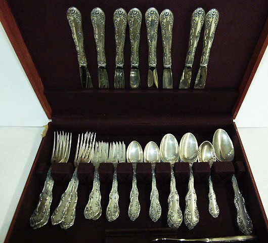TOWEL STERLING SILVER FLATWARE SERVICE FOR (8) C.1960 (1 of 3)