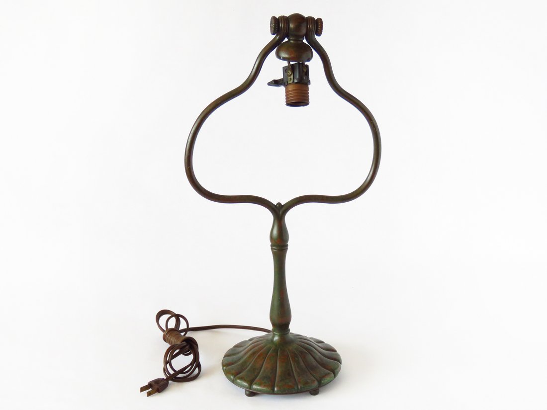 TIFFANY STUDIOS BRONZE DESK LAMP BASE C. 1910/20 (1 of 6)