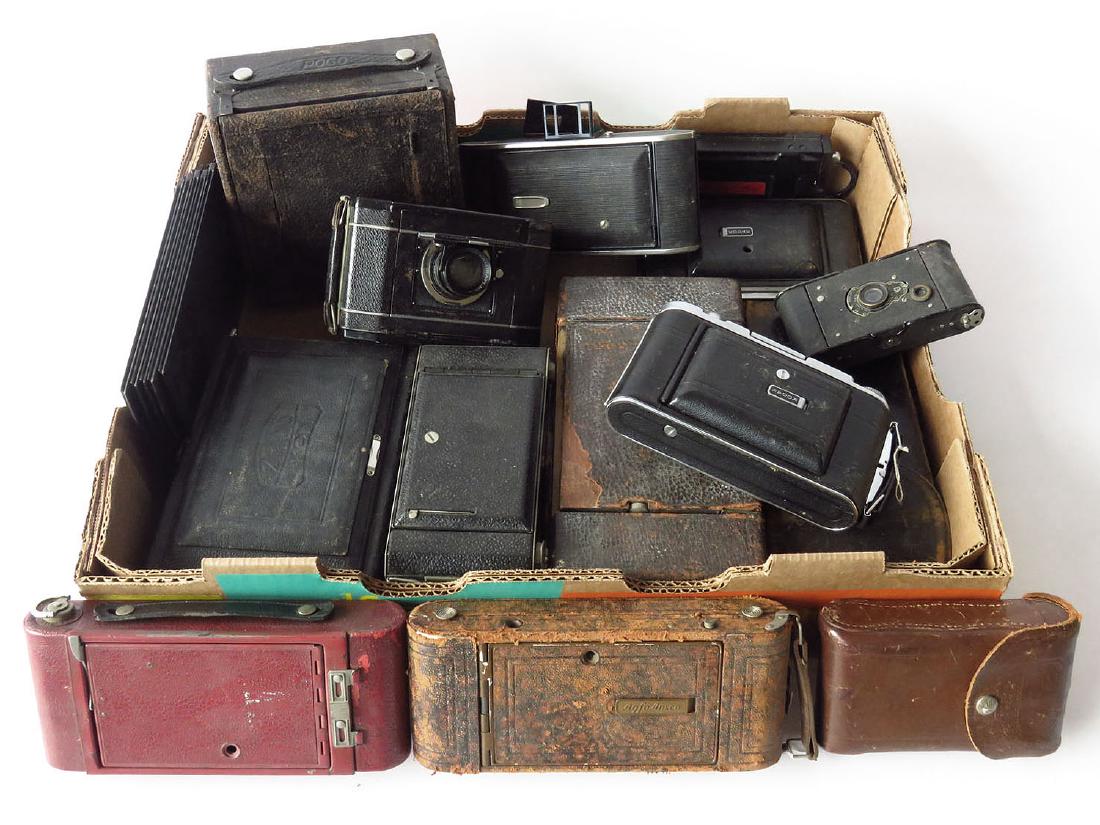 LARGE LOT VINTAGE BELLOWS CAMERAS, KODAK, GRAFLEX, AGFA: LARGE LOT VINTAGE BELLOWS CAMERAS INCL. KODAK, GRAFLEX, AGFA, POGO, ZEISS, IKON,ETC.