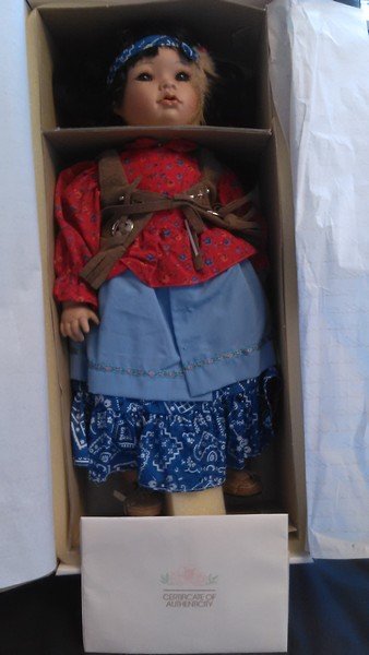 world gallery dolls and collectibles