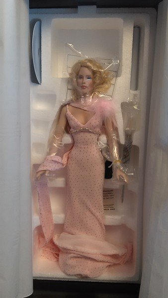 NIB Edith Head Collection: Jane with certificate of (1 of 4)