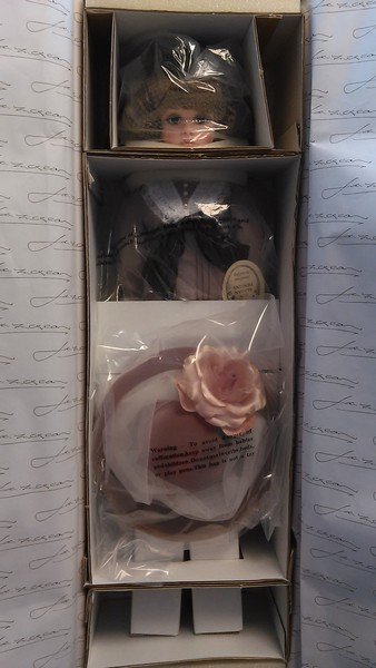 NIB Jan McLean Designs: Claudia Rose  with certificate (1 of 3)