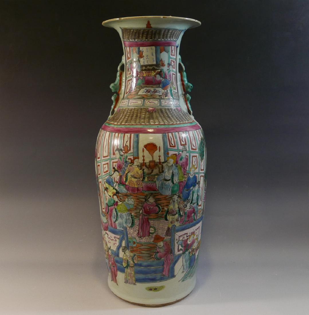 LARGE CHINESE ANTIQUE FAMILLE ROSE PORCELAIN VASE -: NO RESERVE ON THIS LOT! FIRST BID AT STARTING PRICE MAY GET IT. LARGE CHINESE ANTIQUE FAMILLE ROSE PORCELAIN VASE - 19TH CENTURY. 60 CM TALL. PROVENANCE - ESTATE OF A FLORIDA LADY.