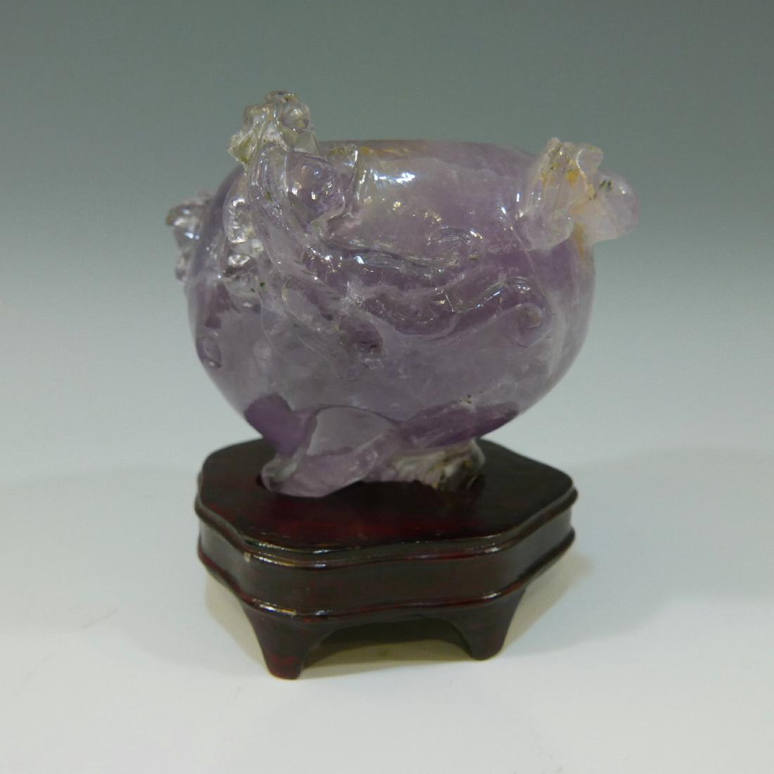 CHINESE ANTIQUE AMETHYST CARVING WITH STAND - 19TH: NO RESERVE ON THIS LOT! FIRST BID AT STARTING PRICE MAY GET IT. CHINESE ANTIQUE AMETHYST CARVING WITH STAND - 19TH CENTURY. 393 GRAMS. 8 CM WIDE. PROVENANCE - BETHESDA MD ESTATE