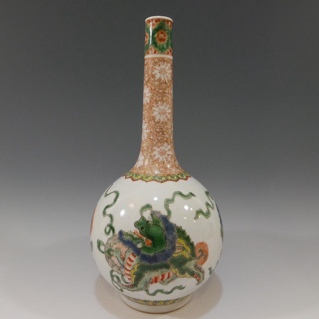 CHINESE ANTIQUE WUCAI PORCELAIN BOTTLE VASE - KANGXI (1 of 9)