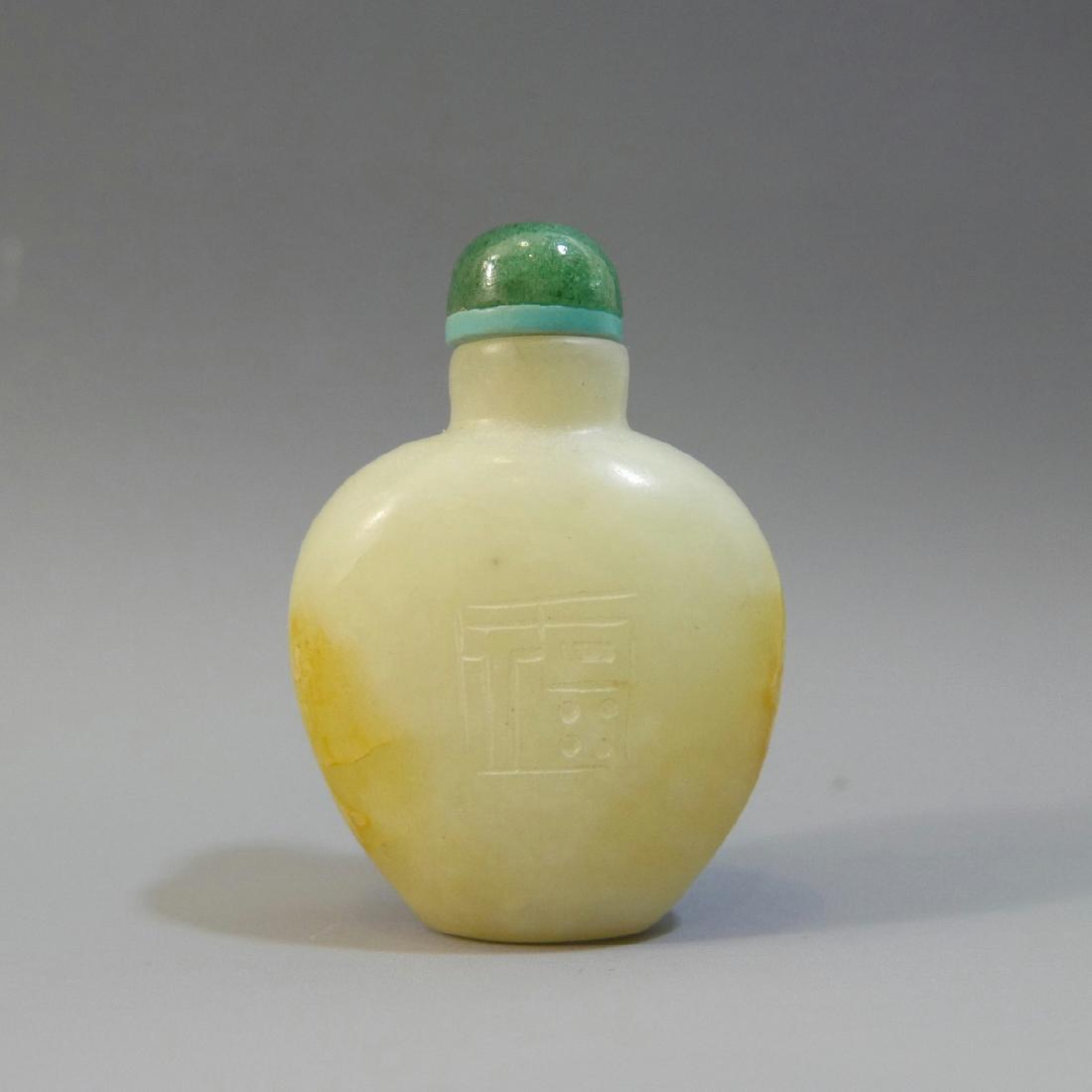 ANTIQUE CHINESE CARVED JADE SNUFF BOTTLE - 19TH CENTURY (1 of 5)