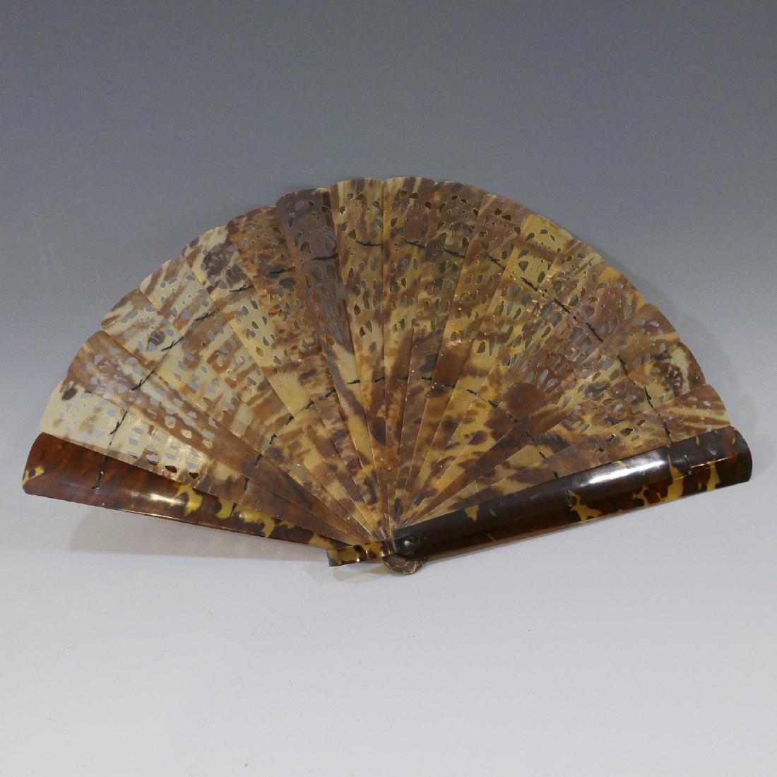 ANTIQUE CHINESE FAN - CIRCA 1900 (1 of 6)