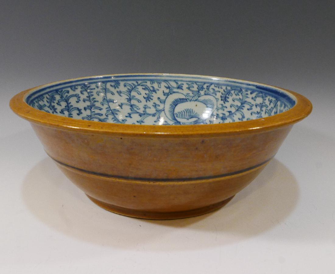 CHINESE ANTIQUE BLUE WHITE PORCELAIN BOWL - 19TH: CHINESE ANTIQUE BLUE WHITE PORCELAIN BOWL - 19TH CENTURY. 28 CM WIDE. PROVENANCE - MARY VON BRIESEN, WASHINGTON DC DIPLOMATIC FAMILY. SHE WAS A FOREIGN SERVICE OFFICER STATIONED IN ASIA DURING THE 196