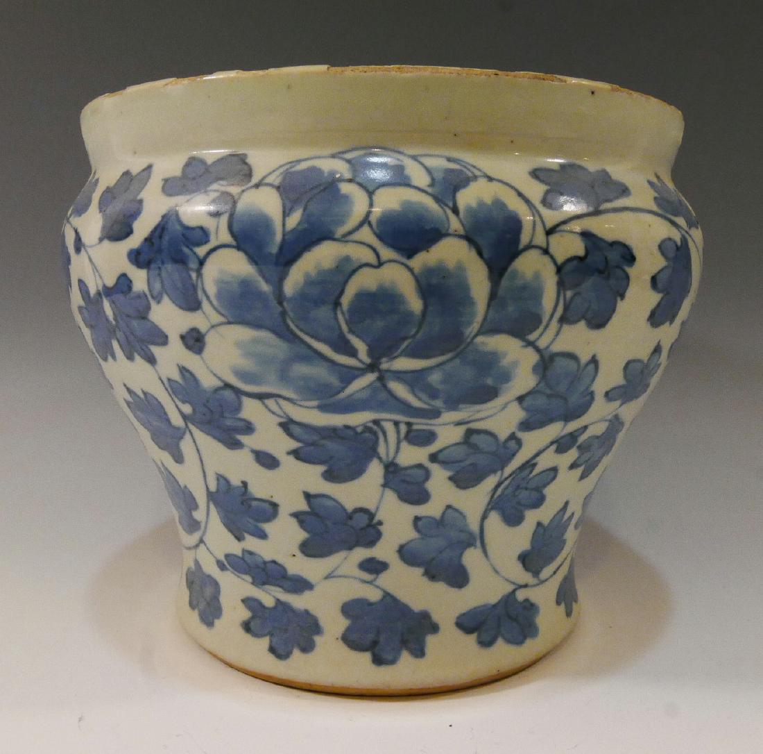 KOREAN ANTIQUE BLUE WHITE POT - JOSEON DYNASTY (1 of 9)