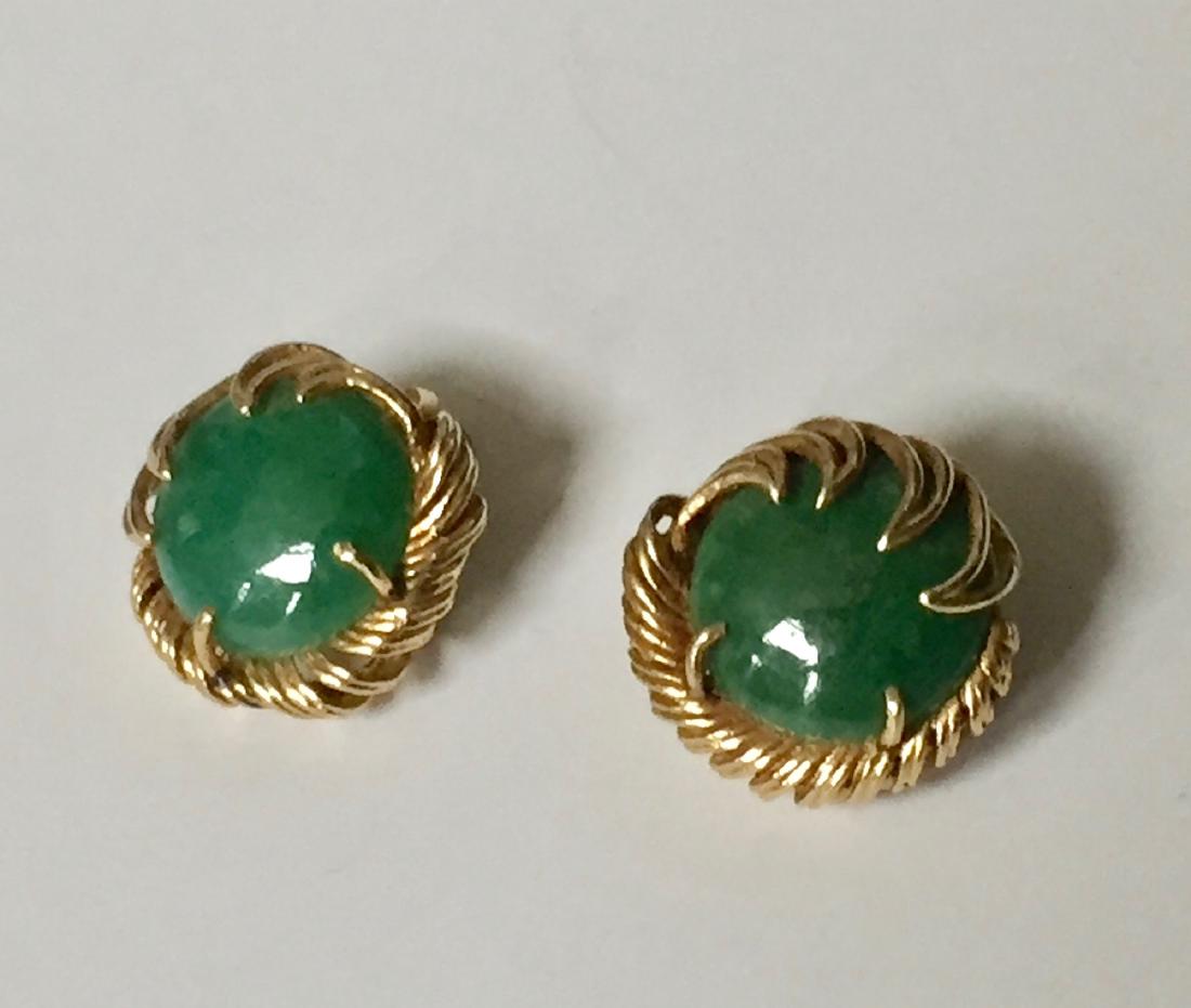 A FINE 14K GOLD CHINESE JADEITE EARRING (1 of 3)