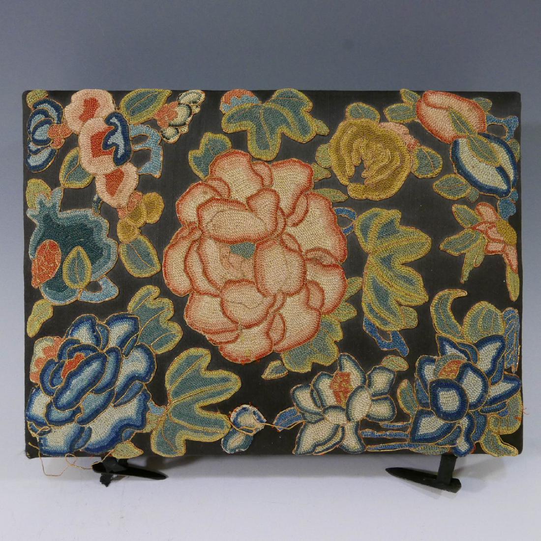ANTIQUE CHINESE KESI SILK EMBROIDERED JEWELRY BOX (1 of 8)