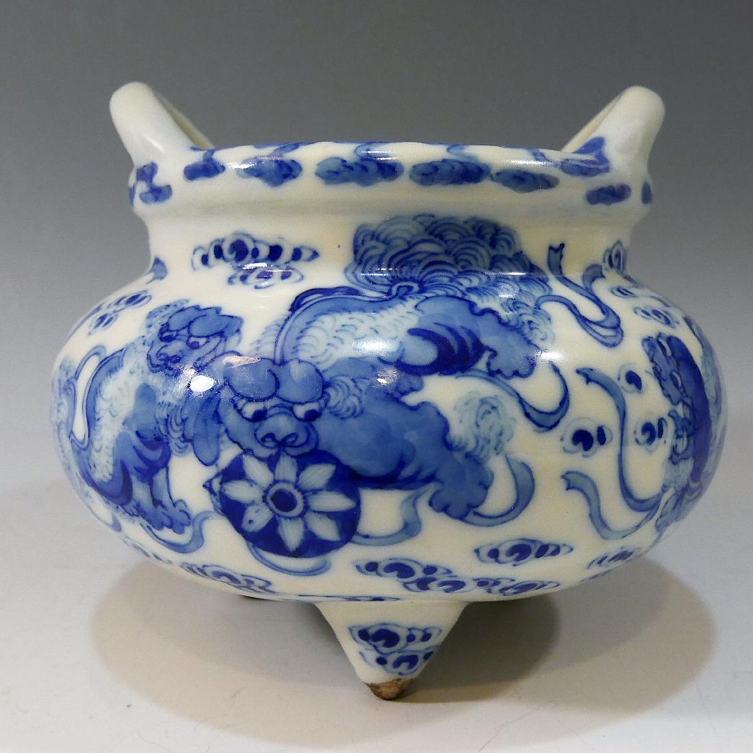 CHINESE ANTIQUE BLUE WHITE TRIPOD CENSER - YONGZHENG (1 of 6)