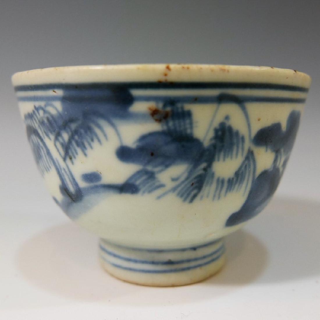 CHINESE ANTIQUE BLUE WHITE PORCELAIN CUP - KANGXI (1 of 5)