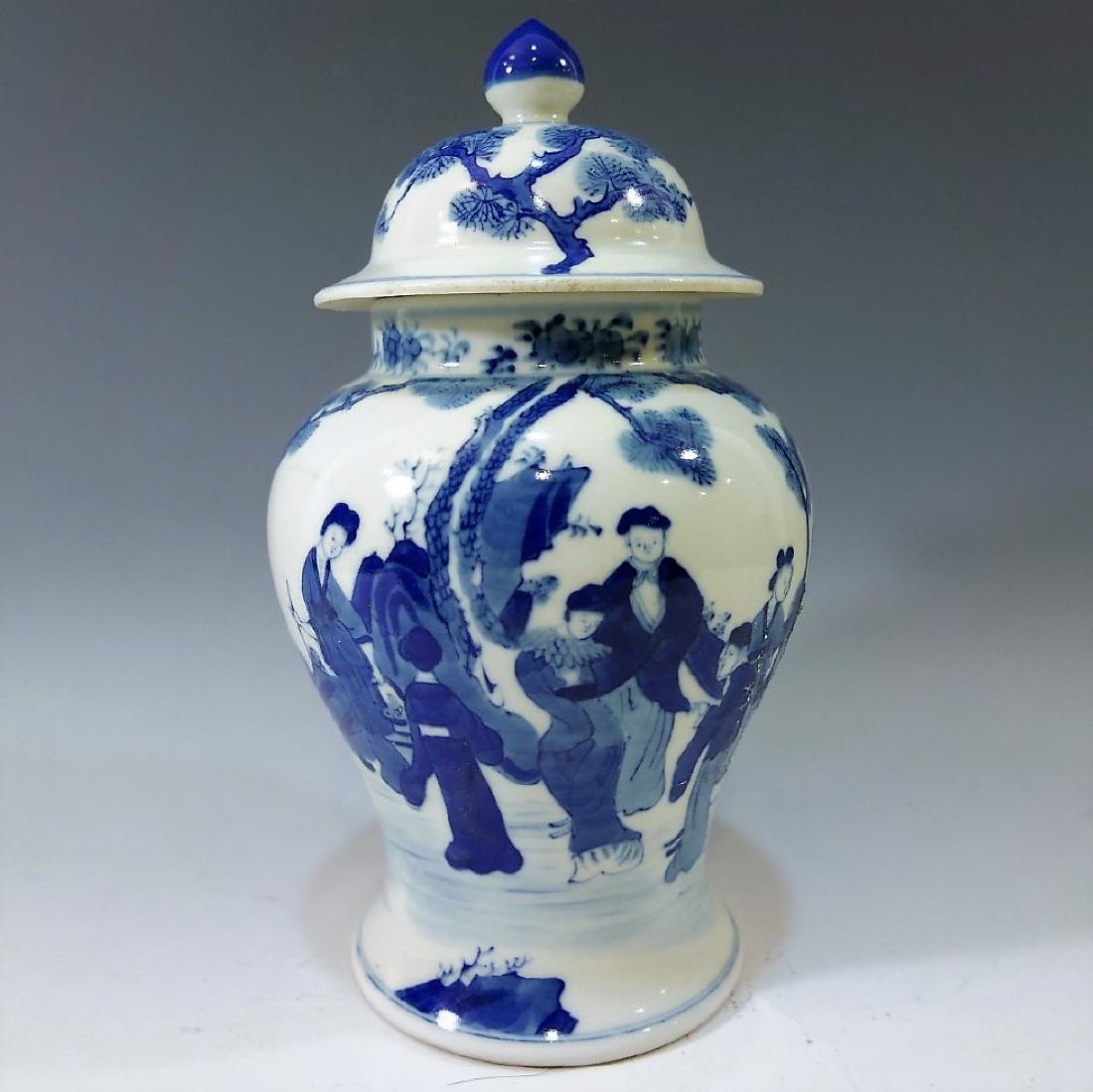 CHINESE ANTIQUE BLUE WHITE PORCELAIN COVER VASE - (1 of 8)