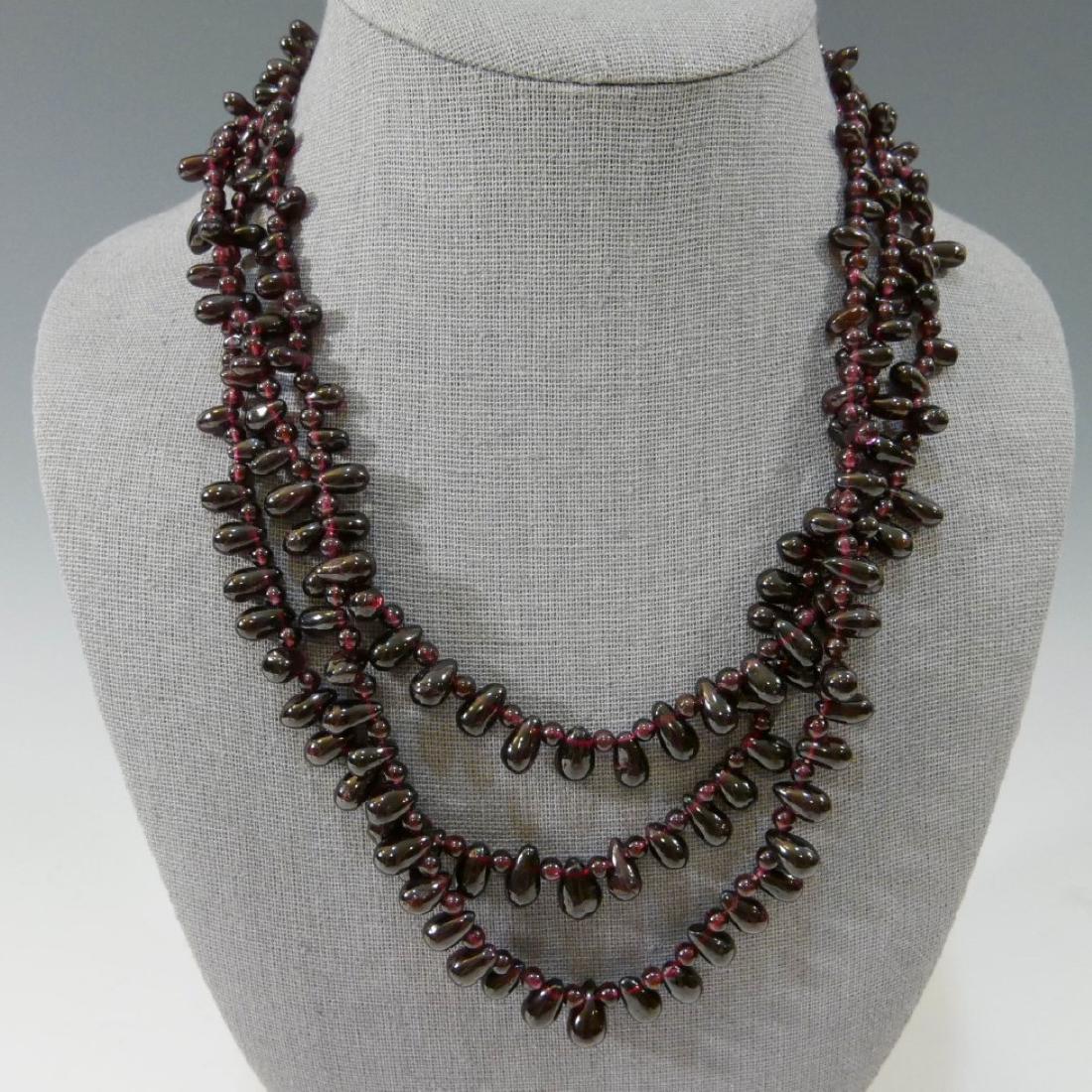 BEAUTIFUL 3 STRAND GARNET NECKLACE (1 of 6)