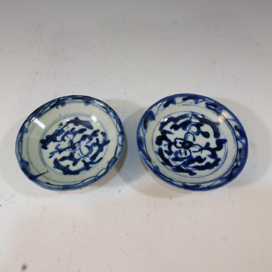 PAIR CHINESE ANTIQUE BLUE AND WHITE SAUCER - MING: NO RESERVE ON THIS LOT! PAIR CHINESE ANTIQUE BLUE AND WHITE SAUCER - MING DYNASTY. 9 CM WIDE. PROVENANCE - BETHESDA MD ESTATE