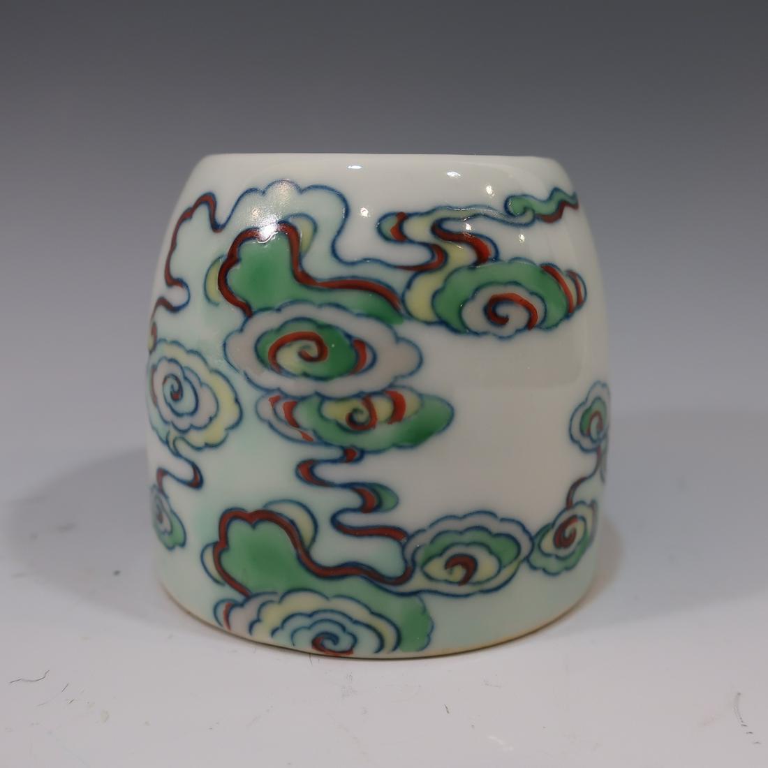 IMPERIAL CHINESE ANTIQUE DOUCAI WATER COUPE - YONGZHENG: IMPERIAL CHINESE ANTIQUE DOUCAI WATER COUPE - YONGZHENG MARK AND PERIOD. 5.6 CM TALL. 6.4 CM WIDE. PROVENANCE - IMPORTANT TEXAS COLLECTION