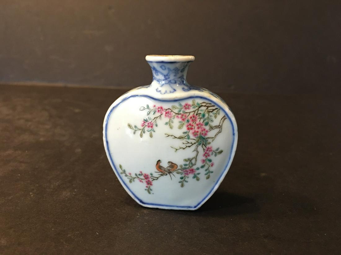 OLD Chinese Famille Rose Birds and flowers Snuff (1 of 8)