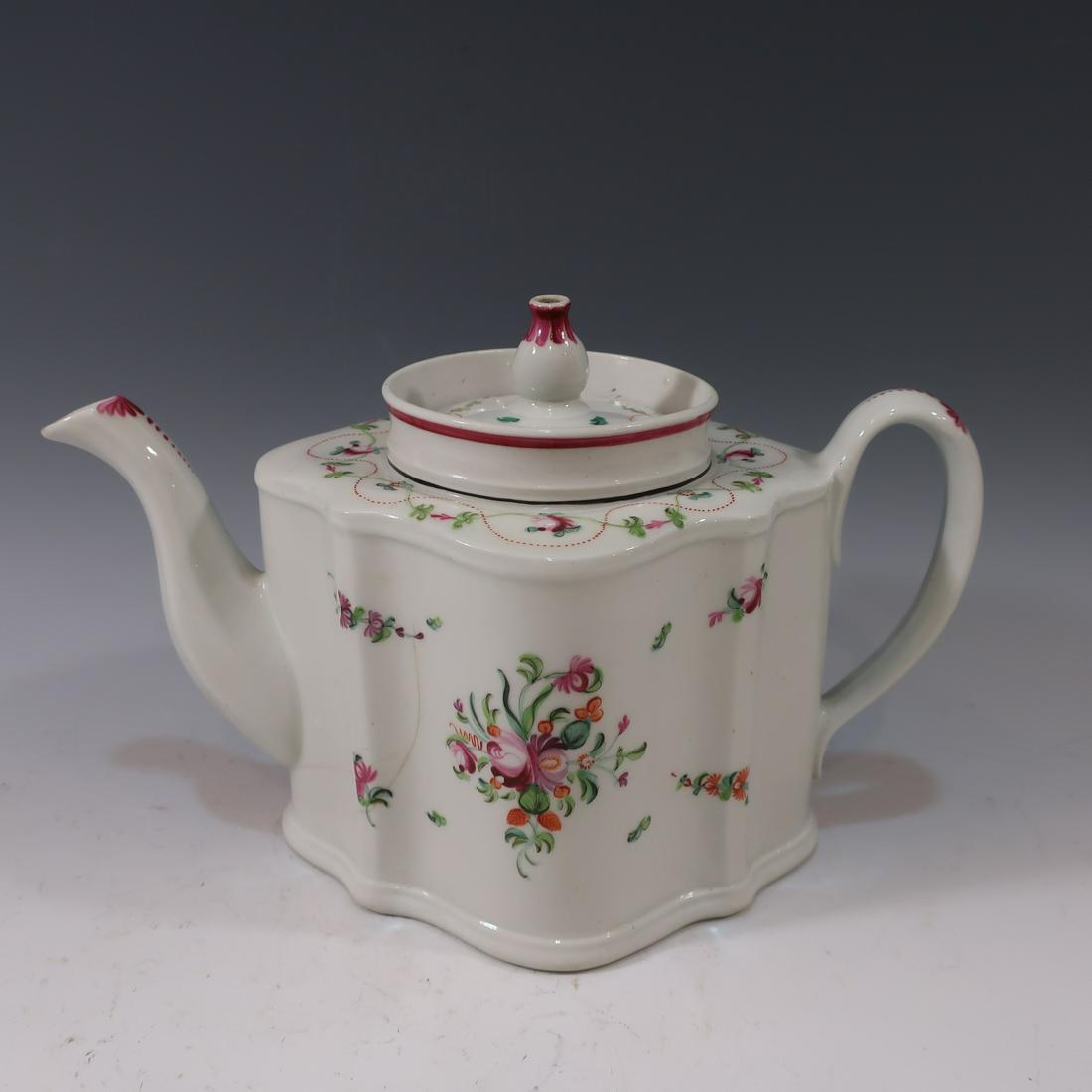 CHINESE ANTIQUE FAMILLE ROSE TEA POT - 19TH CENTURY (1 of 4)