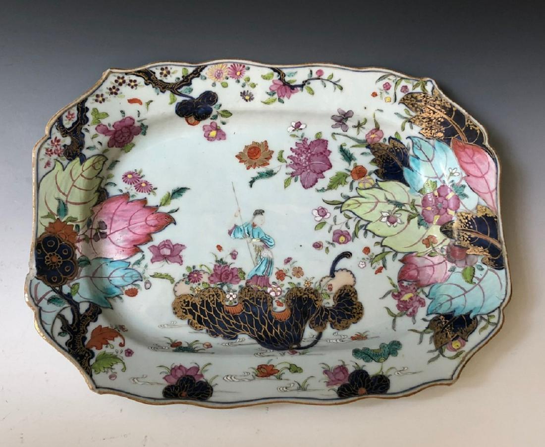 A CHINESE ANTIQUE PORCELAIN TOBACCO LEAF PATTERN PLATE, (1 of 5)