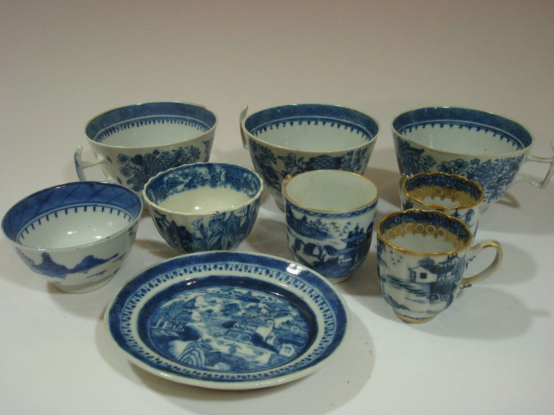 Antique Chinese Blue and White tea cups, 18th/19th C: Antique Chinese group of blue and white tea bowls, cups, 18th-19th C, the biggest Cup: 4 ½” dia x 3” H