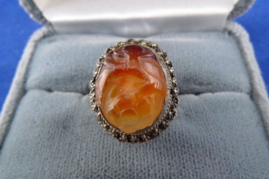 Antique Chinese Carved Agate Sterling Silver Ring Mark: Antique Victorian Chinese Carved Agate Sterling Silver Ring. Marked. Agate size 14 x 11 mm Size 5.75 weighs 4.5 grams.