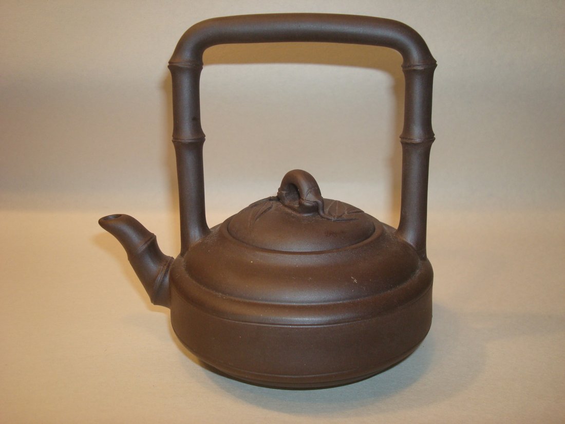 Best Chinese Yixing teapot, Zhou Guizhen: Best Chinese Yixing teapot, Zhou Guizhen. Size: 5" H x 5 1/2" wide