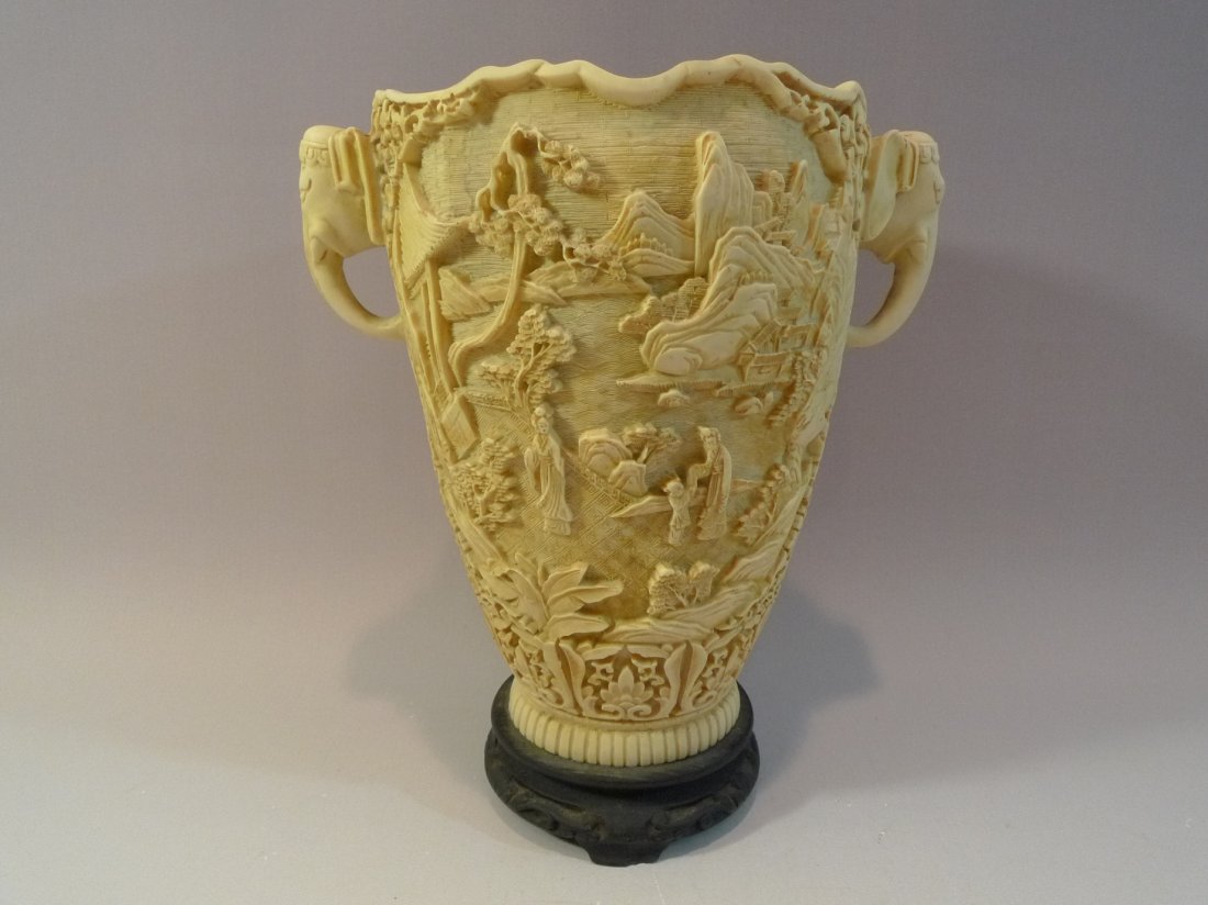 LARGE ANTIQUE CHINESE FAUX IVORY VASE