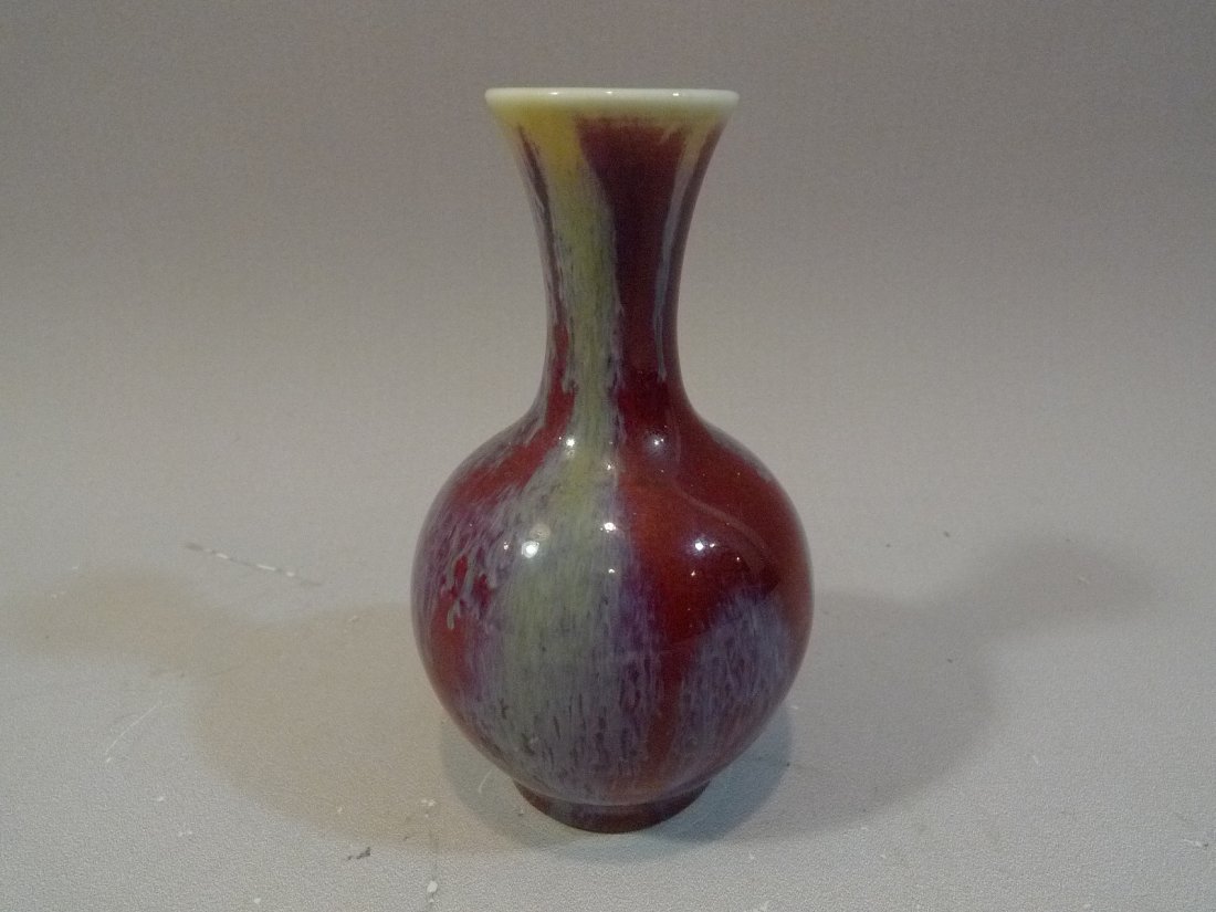 ANTIQUE CHINESE YAOBIAN FLAMBE PORCELAIN MINI VASE QING: ANTIQUE CHINESE YAOBIAN FLAMBE PORCELAIN MINI VASE QING DYNASTY. 19TH CENTURY. 10 CM TALL. PROVENANCE - WASHINGTON DC ESTATE
