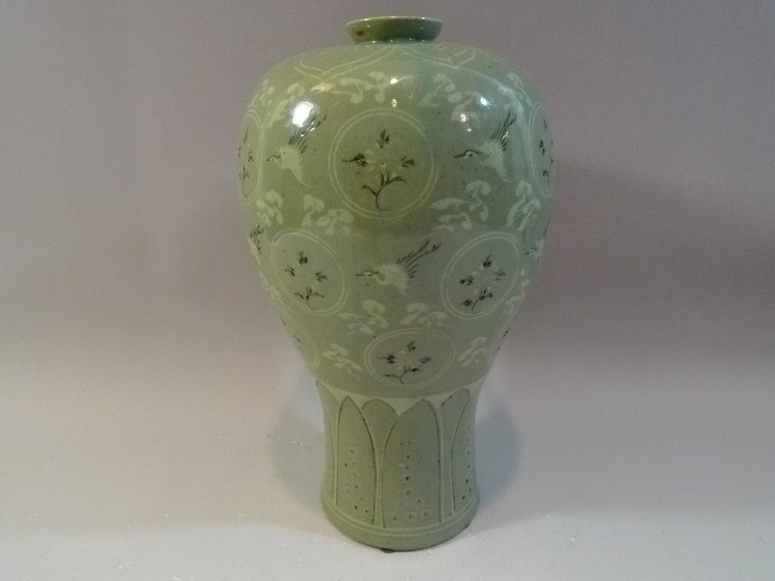 ANTIQUE KOREAN CELADON GORYEO VASE. 18TH CENTURY: ANTIQUE KOREAN CELADON GORYEO VASE. 18TH -19TH CENTURY. 28 CM TALL. PROVENANCE - WASHINGTON DC ESTATE