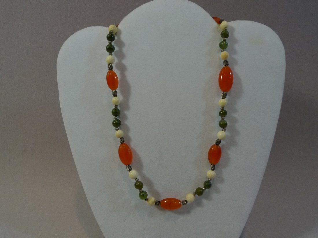 JADE & CARNELIAN AGATE & IVORY STERLING SILVER NECKLACE: JADE & CARNELIAN AGATE & IVORY STERLING SILVER NECKLACE. 50 CM LONG. ALL MATERIAL NATURAL. PROVENANCE: ROCKVILLE MD ESTATE