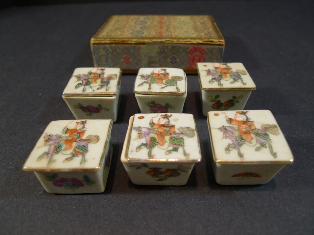 VERY RARE 6 ANTIQUE CHINESE FAMILLE ROSE PILL BOX WITH: VERY RARE ANTIQUE CHINESE FAMILLE ROSE PILL BOX WITH COVER TONGZHI PERIOD. WITH ORIGINAL RETAIL BOX. 19TH CENTURY. EACH BOX IS 3 CM WIDE. PROVENANCE - ROCKVILLE MD ESTATE