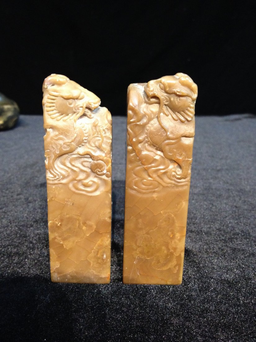 Two Chinese Carved Soapstone Seals: Two Chinese Carved Soapstone Seals. L: 9 cm